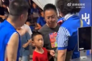 中国足球vs上海海港直播_中国足球vs上海海港比赛回放_中国足球vs上海海港精彩集锦回放